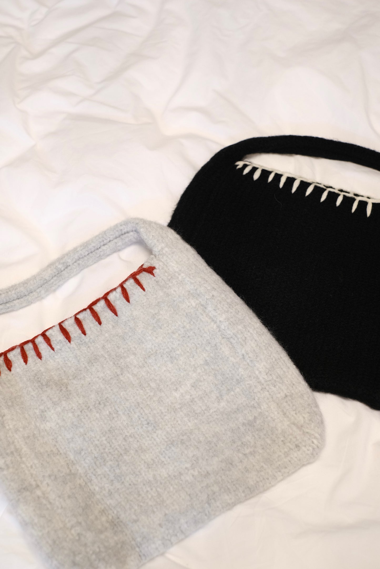 24FW-2901 | Knitted Hand Bag