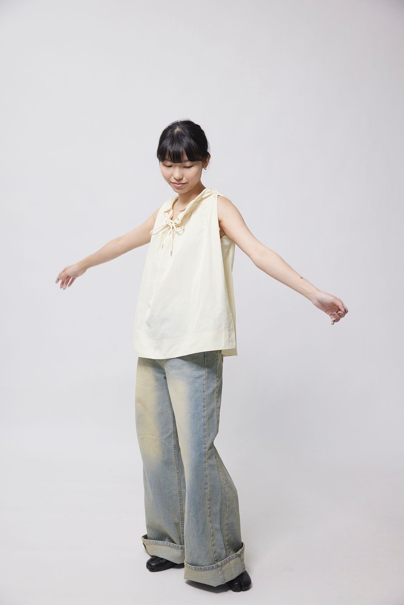 24SS-2439 | Bow Sleeveless Top