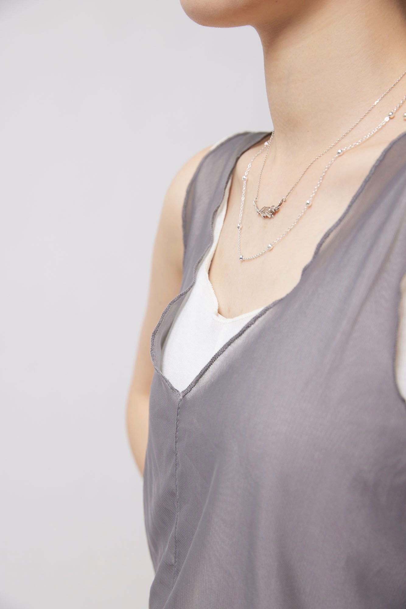 24SS-2436 | V-Neck Layer Vest