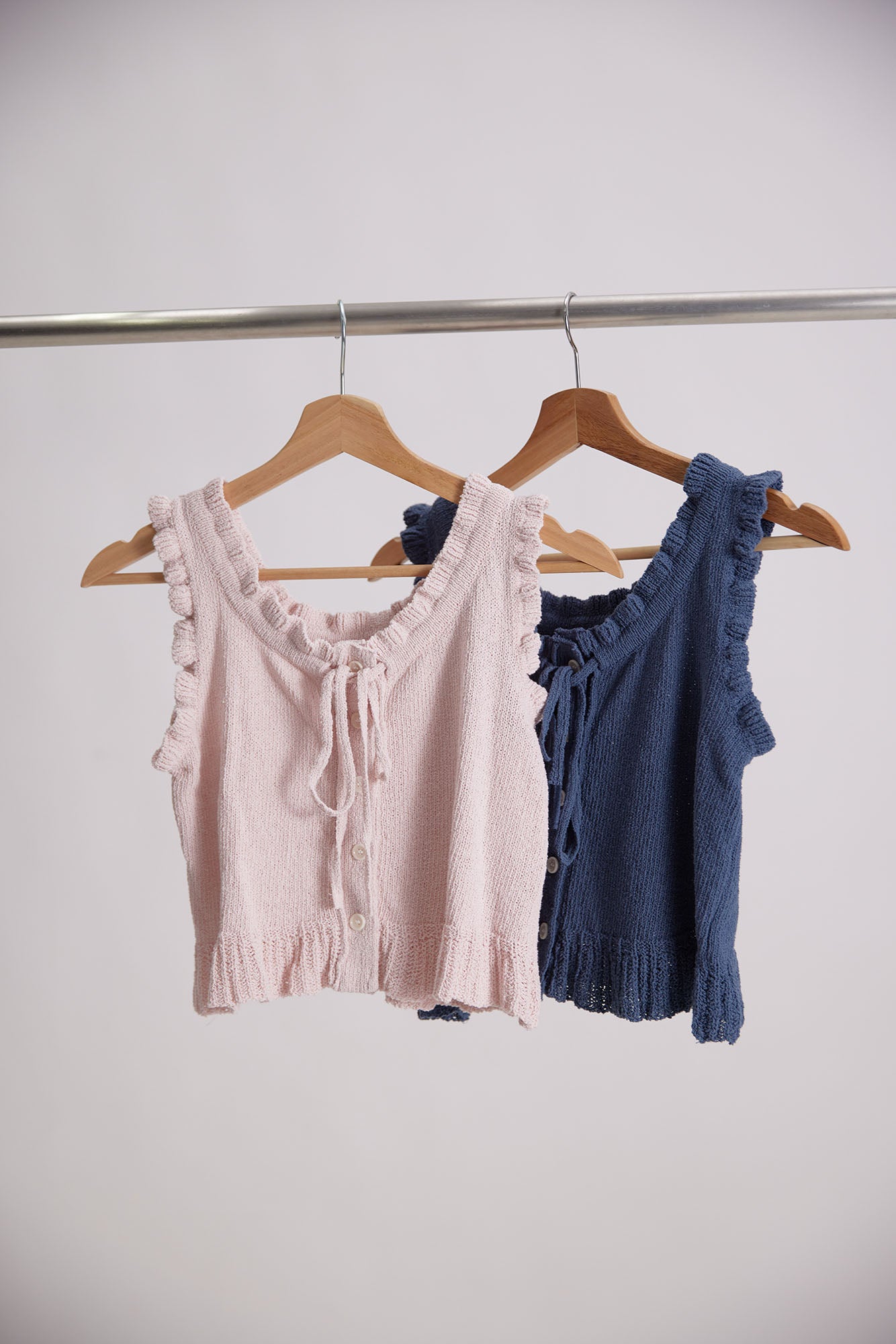 [SALE] 24SS-2421 | Ruffle Sleeveless Knit Top