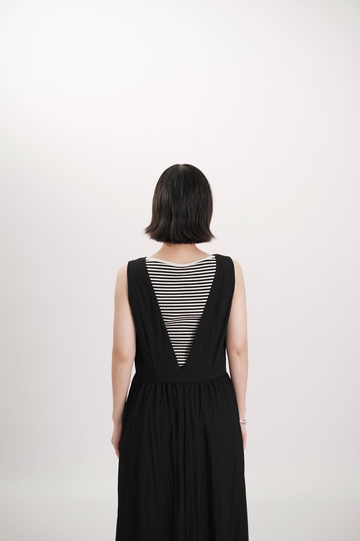 24SS-2905 | V Neck Pleated Ops