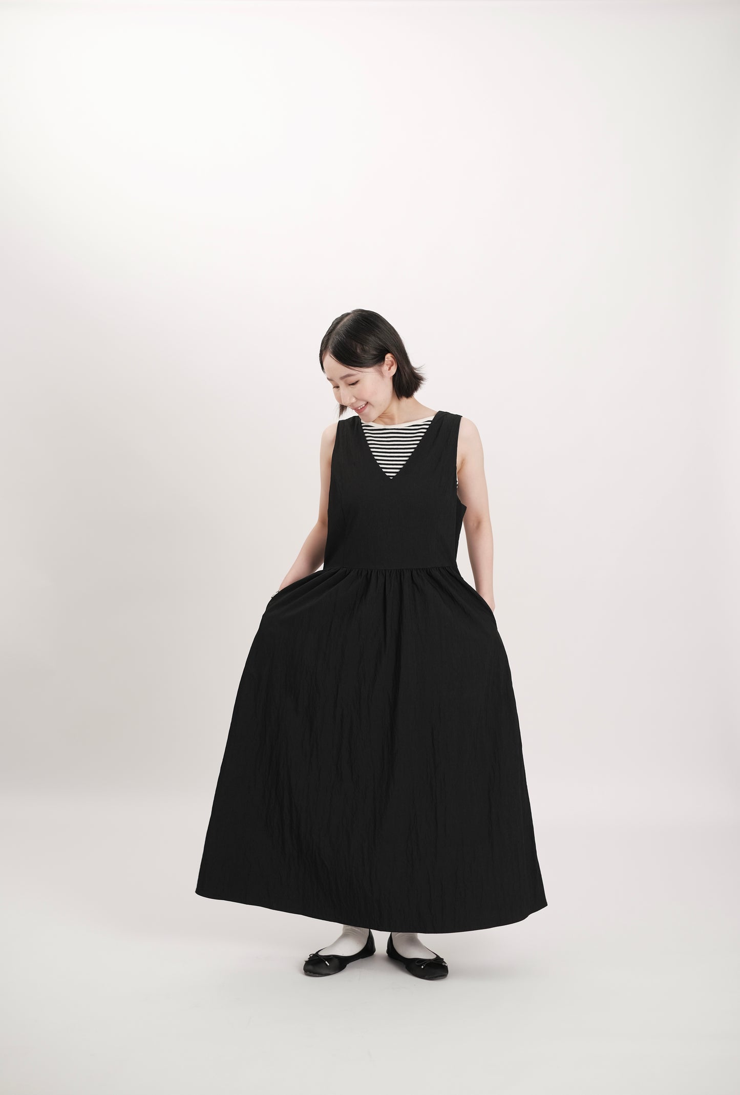 24SS-2905 | V Neck Pleated Ops